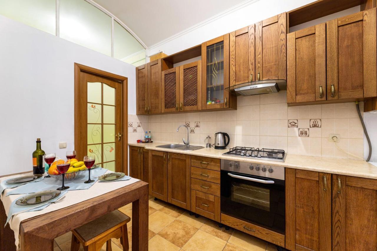 Затишний Відпочинок В Центрі Львова Apartment Екстериор снимка